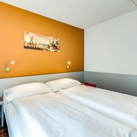 Alexander Old Town Pensionat 2*