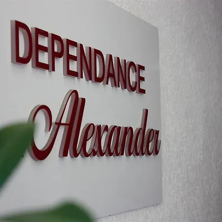 Alexander Old Town 2*