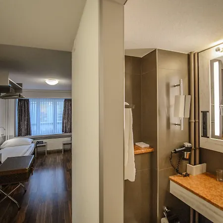 Alexander Old Town 2*