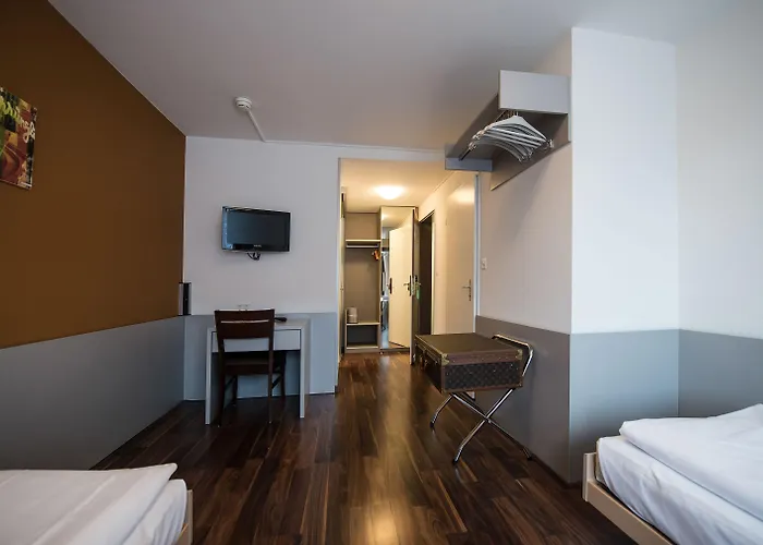 Alexander Old Town Guest house 2*