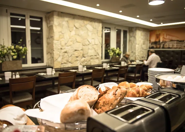 Pensión Alexander Old Town 2*