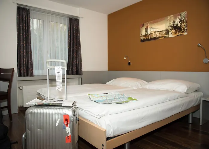 Alexander Old Town 2*