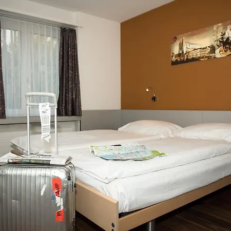 Alexander Old Town 2*