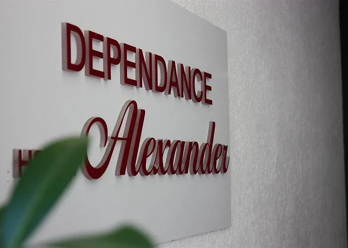 Alexander Old Town 2*