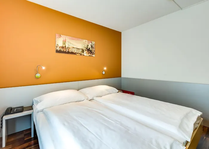 Alexander Old Town 2*