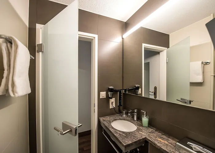 בית הארחה Alexander Old Town 2*